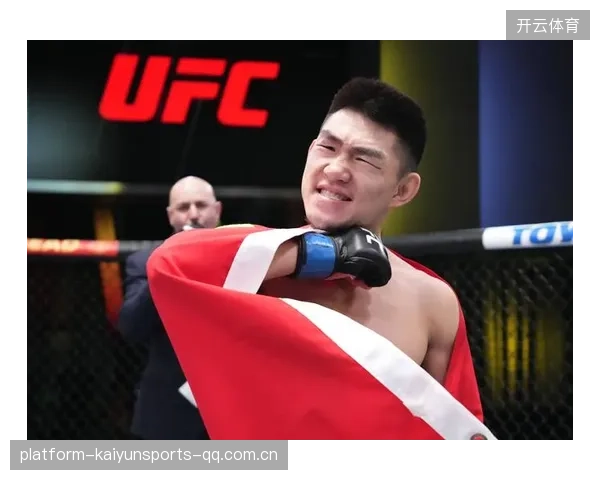 UFC比赛前夕选手完成体能消减，状态管理到位